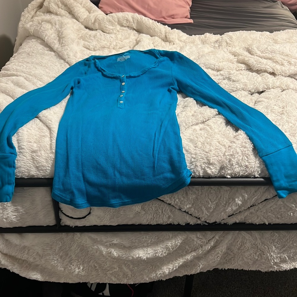 Long sleeve tee